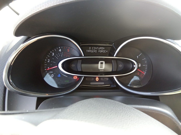 Renault Clio Limited dCi 55 kW (75 CV) Vehículo usado en Madrid Renault Clio Limited dCi 55 kW (75 CV) Vehículo usado en Madrid