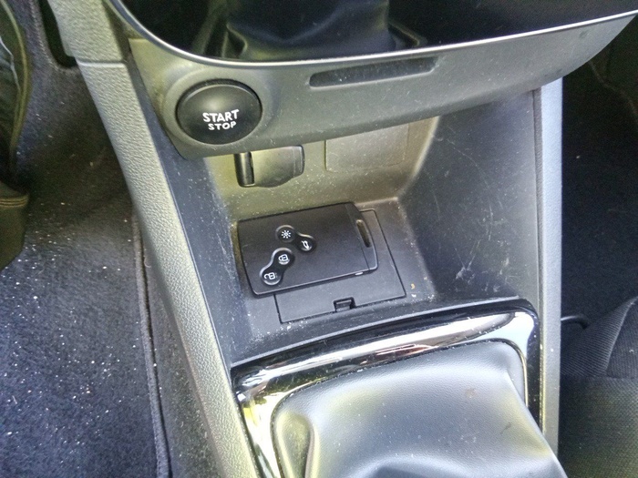 Renault Clio Limited dCi 55 kW (75 CV) Vehículo usado en Madrid Renault Clio Limited dCi 55 kW (75 CV) Vehículo usado en Madrid