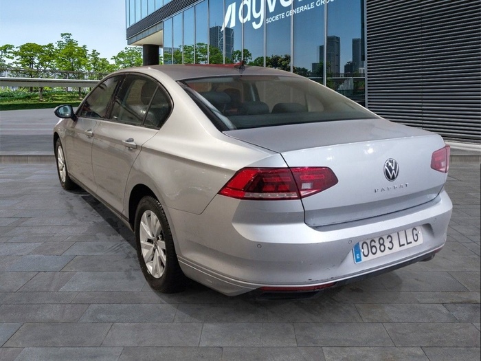 Volkswagen Passat Business 2.0 TDI 90 kW (122 CV) DSG Vehículo usado en Madrid Volkswagen Passat Business 2.0 TDI 90 kW (122 CV) DSG Vehículo usado en Madrid