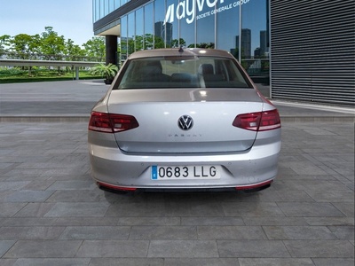 Volkswagen Passat Business 2.0 TDI 90 kW (122 CV) DSG 12 Volkswagen Passat Business 2.0 TDI 90 kW (122 CV) DSG 12