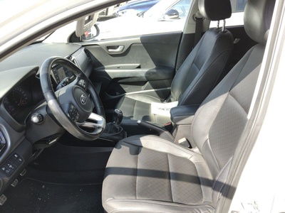 Kia Stonic 1.0 T-GDi Black Edition 74 kW (100 CV) 13 Kia Stonic 1.0 T-GDi Black Edition 74 kW (100 CV) 13