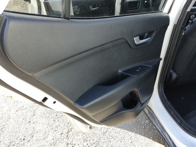 Kia Stonic 1.0 T-GDi Black Edition 74 kW (100 CV) 10 Kia Stonic 1.0 T-GDi Black Edition 74 kW (100 CV) 10