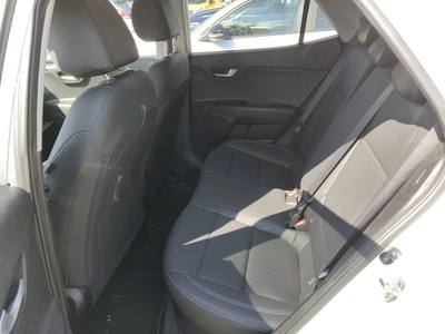 Kia Stonic 1.0 T-GDi Black Edition 74 kW (100 CV) 9 Kia Stonic 1.0 T-GDi Black Edition 74 kW (100 CV) 9