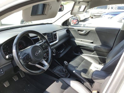 Kia Stonic 1.0 T-GDi Black Edition 74 kW (100 CV) 12 Kia Stonic 1.0 T-GDi Black Edition 74 kW (100 CV) 12