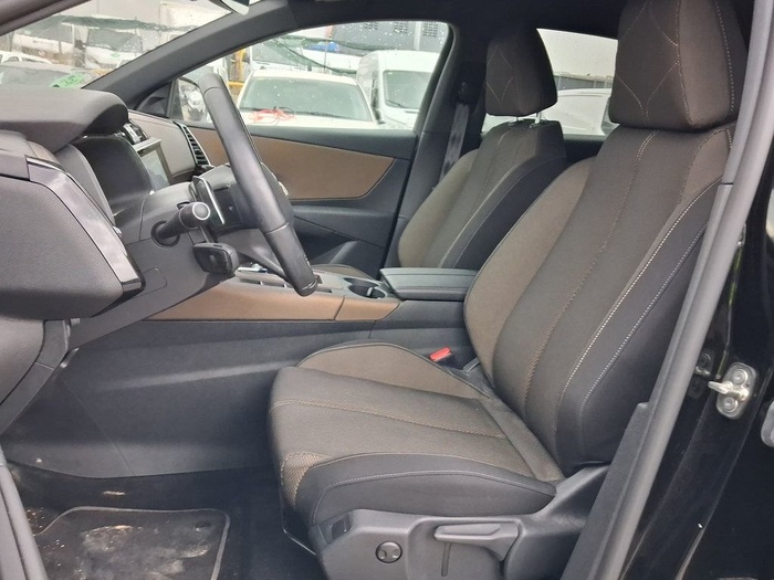 DS DS7 Crossback BlueHDi 130 Bastille Auto 96 kW (130 CV) Vehículo usado en Madrid DS DS7 Crossback BlueHDi 130 Bastille Auto 96 kW (130 CV) Vehículo usado en Madrid