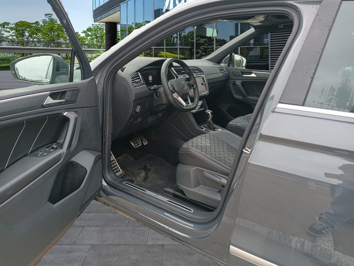 Volkswagen Tiguan R-Line 2.0 TDI 110 kW (150 CV) DSG Vehículo usado en Madrid Volkswagen Tiguan R-Line 2.0 TDI 110 kW (150 CV) DSG Vehículo usado en Madrid