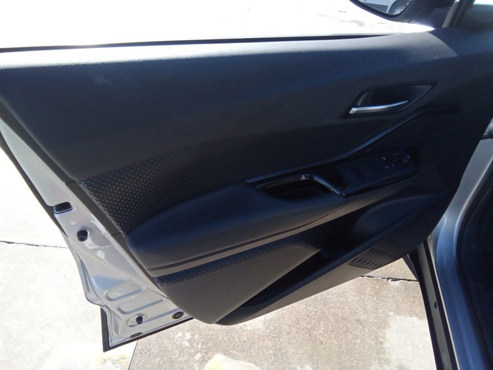 Toyota C-HR 1.8 125H Advance 90 kW (122 CV) Vehículo usado en Madrid Toyota C-HR 1.8 125H Advance 90 kW (122 CV) Vehículo usado en Madrid