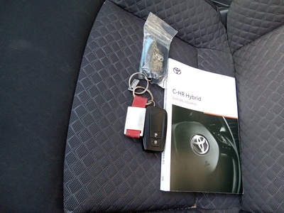 Toyota C-HR 1.8 125H Advance 90 kW (122 CV) 14 Toyota C-HR 1.8 125H Advance 90 kW (122 CV) 14