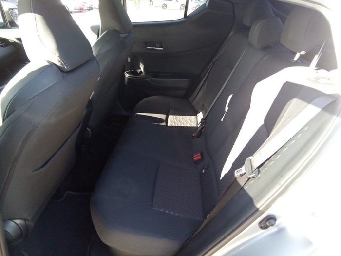 Toyota C-HR 1.8 125H Advance 90 kW (122 CV) Vehículo usado en Madrid Toyota C-HR 1.8 125H Advance 90 kW (122 CV) Vehículo usado en Madrid