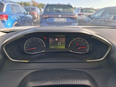 Peugeot 2008 BlueHDi 110 S&S Active Pack 81 kW (110 CV) 15 Peugeot 2008 BlueHDi 110 S&S Active Pack 81 kW (110 CV) 15