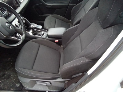 Skoda Karoq 2.0 TDI Ambition 4X4 DSG 110 kW (150 CV) 15 Skoda Karoq 2.0 TDI Ambition 4X4 DSG 110 kW (150 CV) 15