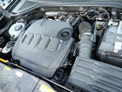 Volkswagen T-Roc Sport 2.0 TDI 110 kW (150 CV) DSG 13 Volkswagen T-Roc Sport 2.0 TDI 110 kW (150 CV) DSG 13