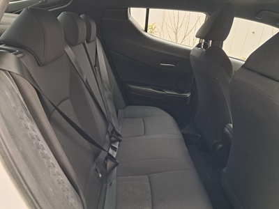 Toyota C-HR 1.8 125H Active 90 kW (122 CV) 9 Toyota C-HR 1.8 125H Active 90 kW (122 CV) 9