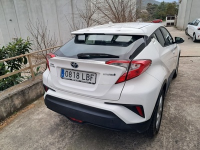 Toyota C-HR 1.8 125H Active 90 kW (122 CV) 4 Toyota C-HR 1.8 125H Active 90 kW (122 CV) 4