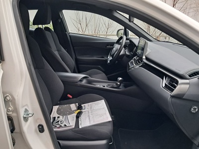 Toyota C-HR 1.8 125H Active 90 kW (122 CV) 8 Toyota C-HR 1.8 125H Active 90 kW (122 CV) 8