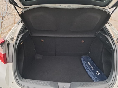 Toyota C-HR 1.8 125H Active 90 kW (122 CV) 10 Toyota C-HR 1.8 125H Active 90 kW (122 CV) 10