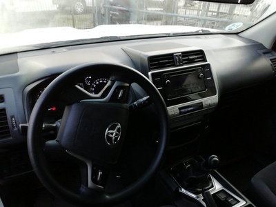 Toyota Land Cruiser 2.8 D-4D GX 130 kW (177 CV) 7 Toyota Land Cruiser 2.8 D-4D GX 130 kW (177 CV) 7