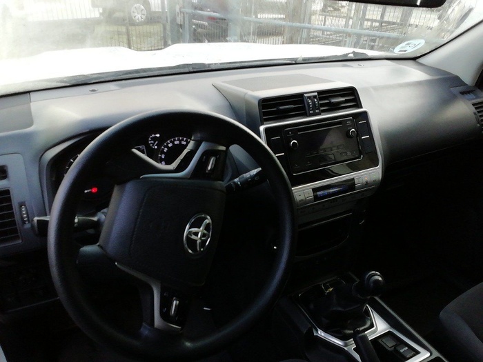 Toyota Land Cruiser 2.8 D-4D GX 130 kW (177 CV) Vehículo usado en Madrid Toyota Land Cruiser 2.8 D-4D GX 130 kW (177 CV) Vehículo usado en Madrid