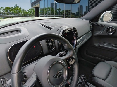 MINI MINI Countryman Cooper 100 kW (136 CV) 7 MINI MINI Countryman Cooper 100 kW (136 CV) 7