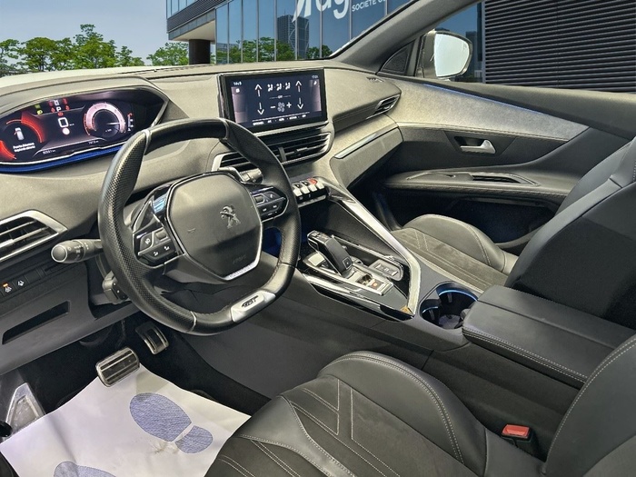 Peugeot 3008 BlueHDi 130 S&S GT EAT8 96 kW (130 CV) Vehículo usado en Madrid Peugeot 3008 BlueHDi 130 S&S GT EAT8 96 kW (130 CV) Vehículo usado en Madrid