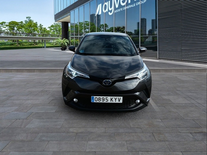 Toyota C-HR 1.8 125H Advance 90 kW (122 CV) Vehículo usado en Madrid Toyota C-HR 1.8 125H Advance 90 kW (122 CV) Vehículo usado en Madrid