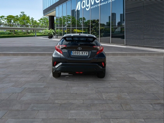 Toyota C-HR 1.8 125H Advance 90 kW (122 CV) Vehículo usado en Madrid Toyota C-HR 1.8 125H Advance 90 kW (122 CV) Vehículo usado en Madrid