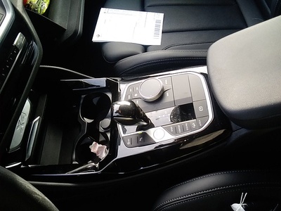 BMW X4 xDrive20d xLine 140 kW (190 CV) 10 BMW X4 xDrive20d xLine 140 kW (190 CV) 10