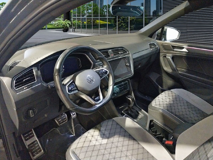 Volkswagen Tiguan R-Line 2.0 TDI 110 kW (150 CV) DSG Vehículo usado en Madrid Volkswagen Tiguan R-Line 2.0 TDI 110 kW (150 CV) DSG Vehículo usado en Madrid