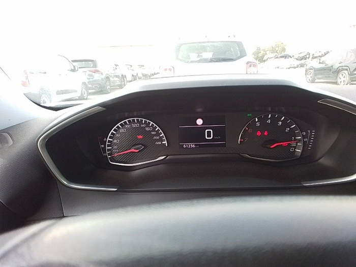 Peugeot 2008 BlueHDi 110 S&S Active Pack 81 kW (110 CV) Vehículo usado en Madrid Peugeot 2008 BlueHDi 110 S&S Active Pack 81 kW (110 CV) Vehículo usado en Madrid