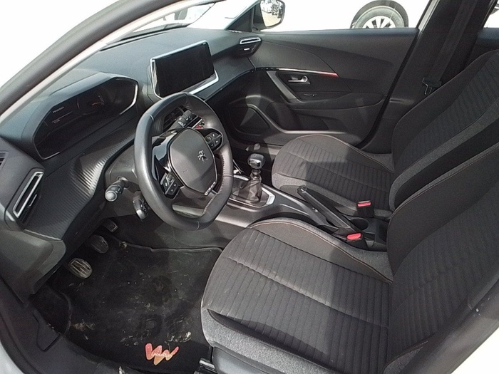 Peugeot 2008 BlueHDi 110 S&S Active Pack 81 kW (110 CV) Vehículo usado en Madrid Peugeot 2008 BlueHDi 110 S&S Active Pack 81 kW (110 CV) Vehículo usado en Madrid