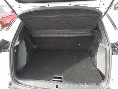 Peugeot 2008 BlueHDi 110 S&S Active Pack 81 kW (110 CV) 7 Peugeot 2008 BlueHDi 110 S&S Active Pack 81 kW (110 CV) 7