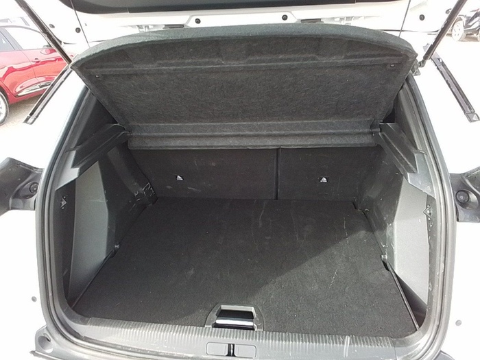 Peugeot 2008 BlueHDi 110 S&S Active Pack 81 kW (110 CV) Vehículo usado en Madrid Peugeot 2008 BlueHDi 110 S&S Active Pack 81 kW (110 CV) Vehículo usado en Madrid