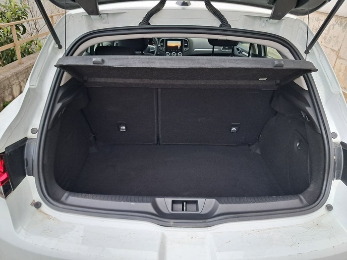 Renault Megane Equilibre Blue dCi 85 kW (115 CV) Vehículo usado en Madrid Renault Megane Equilibre Blue dCi 85 kW (115 CV) Vehículo usado en Madrid