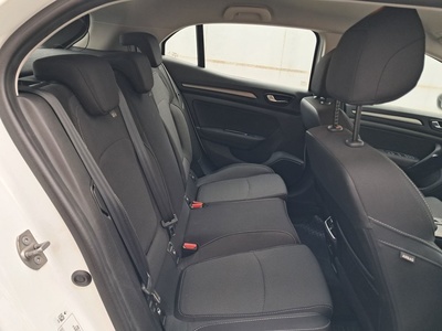 Renault Megane Equilibre Blue dCi 85 kW (115 CV) 10 Renault Megane Equilibre Blue dCi 85 kW (115 CV) 10