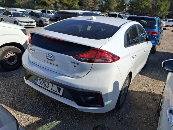 Hyundai Ioniq 1.6 GDI HEV Klass DCT 104 kW (141 CV) Vehículo usado en Madrid Hyundai Ioniq 1.6 GDI HEV Klass DCT 104 kW (141 CV) Vehículo usado en Madrid