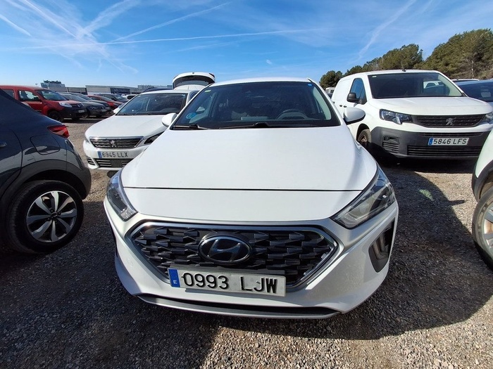 Hyundai Ioniq 1.6 GDI HEV Klass DCT 104 kW (141 CV) Vehículo usado en Madrid Hyundai Ioniq 1.6 GDI HEV Klass DCT 104 kW (141 CV) Vehículo usado en Madrid