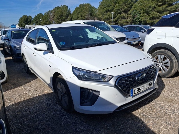 Hyundai Ioniq 1.6 GDI HEV Klass DCT 104 kW (141 CV) Vehículo usado en Madrid Hyundai Ioniq 1.6 GDI HEV Klass DCT 104 kW (141 CV) Vehículo usado en Madrid