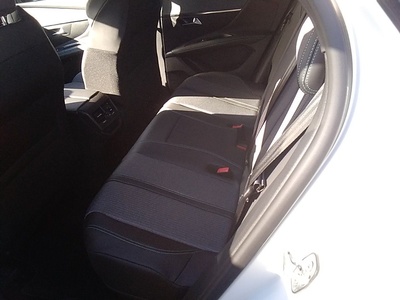 Peugeot 3008 Hybrid 180 Allure Pack e-EAT8 132 kW (180 CV) 11 Peugeot 3008 Hybrid 180 Allure Pack e-EAT8 132 kW (180 CV) 11