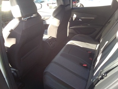 Peugeot 3008 Hybrid 180 Allure Pack e-EAT8 132 kW (180 CV) 12 Peugeot 3008 Hybrid 180 Allure Pack e-EAT8 132 kW (180 CV) 12