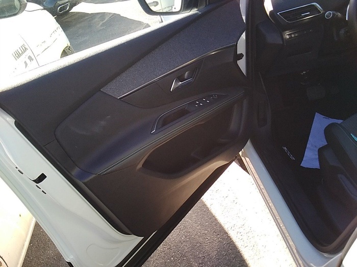 Peugeot 3008 Hybrid 180 Allure Pack e-EAT8 132 kW (180 CV) KM0 en Madrid Peugeot 3008 Hybrid 180 Allure Pack e-EAT8 132 kW (180 CV) KM0 en Madrid