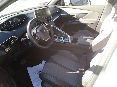 Peugeot 3008 Hybrid 180 Allure Pack e-EAT8 132 kW (180 CV) 7 Peugeot 3008 Hybrid 180 Allure Pack e-EAT8 132 kW (180 CV) 7