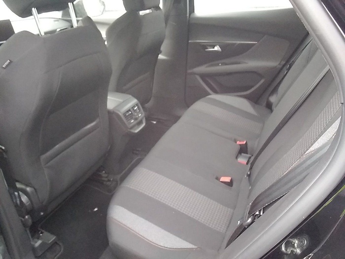 Peugeot 3008 BlueHDi 130 S&S Active Pack 96 kW (130 CV) Vehículo usado en Madrid Peugeot 3008 BlueHDi 130 S&S Active Pack 96 kW (130 CV) Vehículo usado en Madrid