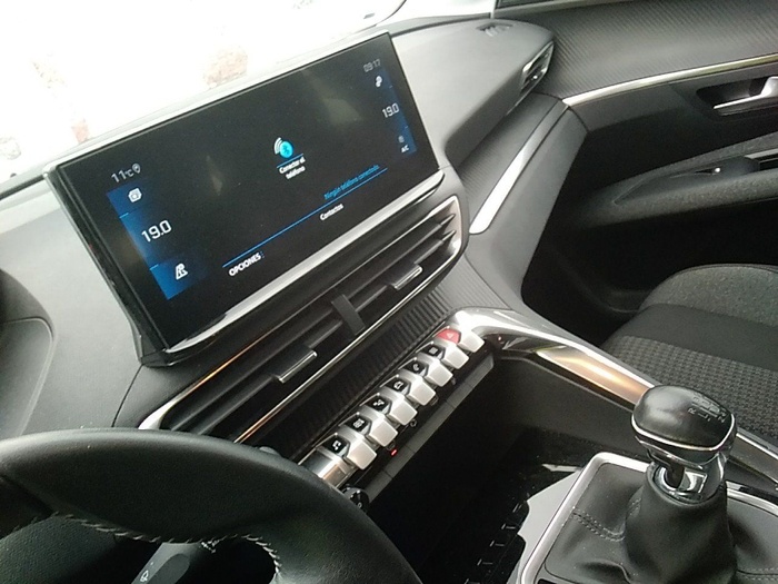 Peugeot 3008 BlueHDi 130 S&S Active Pack 96 kW (130 CV) Vehículo usado en Madrid Peugeot 3008 BlueHDi 130 S&S Active Pack 96 kW (130 CV) Vehículo usado en Madrid