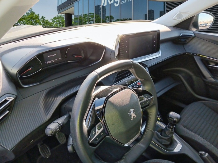 Peugeot 2008 BlueHDi 110 S&S Active Pack 81 kW (110 CV) Vehículo usado en Madrid Peugeot 2008 BlueHDi 110 S&S Active Pack 81 kW (110 CV) Vehículo usado en Madrid