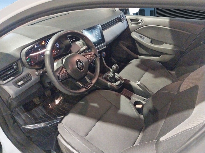 Renault Clio Business SCe 48 kW (65 CV) Vehículo usado en Madrid Renault Clio Business SCe 48 kW (65 CV) Vehículo usado en Madrid