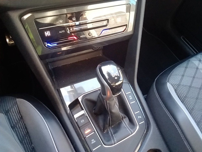 Volkswagen Tiguan R-Line 2.0 TDI 110 kW (150 CV) DSG Vehículo usado en Madrid Volkswagen Tiguan R-Line 2.0 TDI 110 kW (150 CV) DSG Vehículo usado en Madrid