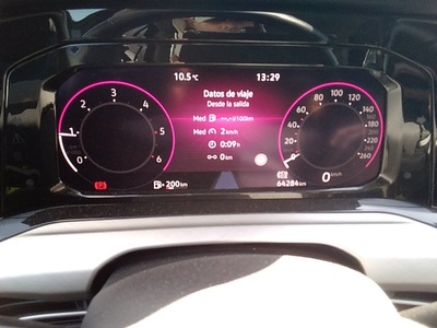 Volkswagen Golf Life 2.0 TDI 85 kW (115 CV) 15 Volkswagen Golf Life 2.0 TDI 85 kW (115 CV) 15