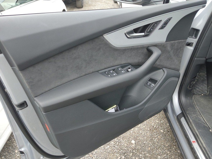 Audi Q7 TFSIe S line Competition 60 TFSIe quattro 340 kW (462 CV) tipronic Vehículo usado en Madrid Audi Q7 TFSIe S line Competition 60 TFSIe quattro 340 kW (462 CV) tipronic Vehículo usado en Madrid