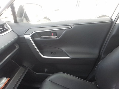 Toyota Rav4 220H Luxury 4x4 e-CVT 163 kW (222 CV) 13 Toyota Rav4 220H Luxury 4x4 e-CVT 163 kW (222 CV) 13