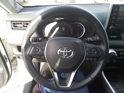 Toyota Rav4 220H Luxury 4x4 e-CVT 163 kW (222 CV) 15 Toyota Rav4 220H Luxury 4x4 e-CVT 163 kW (222 CV) 15